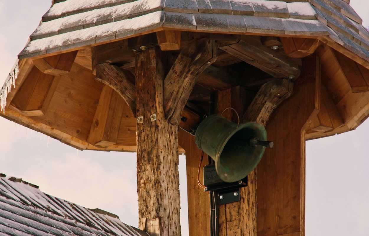 Der Glockenturm der Kapelle im Ortsteil Unterlehen in Bernau im Schwarzwald. Foto: Ute Meier